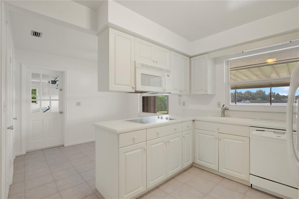 En Venta: $700,000 (3 camas, 2 baños, 1845 Pies cuadrados)