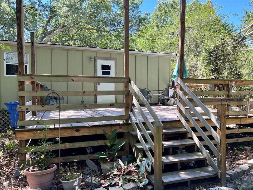 Под контрактом: $299,999 (3 спален, 2 ванн, 1600 Квадратных фут)