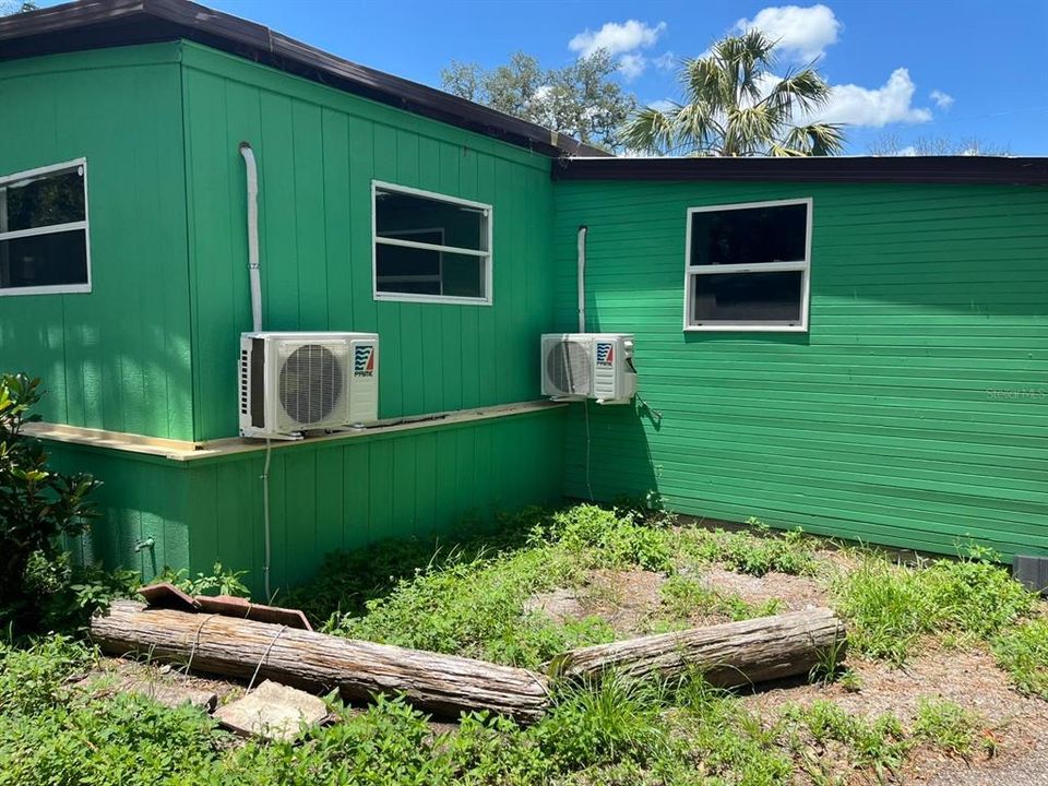 For Sale: $375,000 (6 beds, 0 baths, 2420 Square Feet)