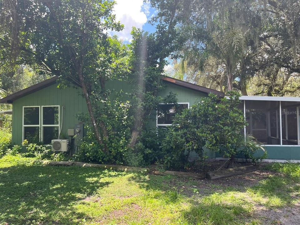 For Sale: $375,000 (6 beds, 0 baths, 2420 Square Feet)