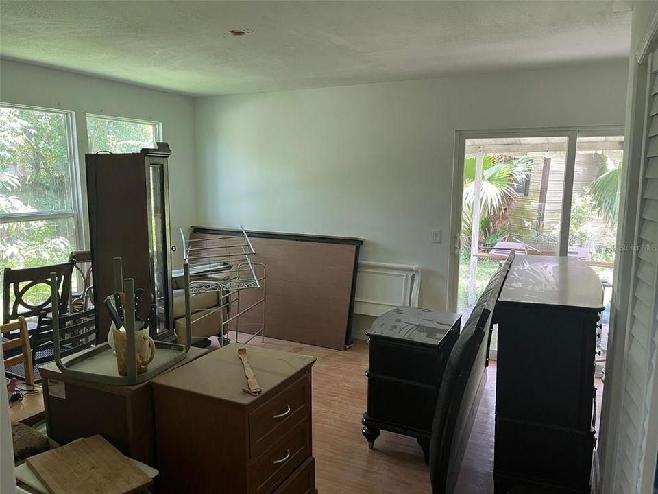 For Sale: $375,000 (6 beds, 0 baths, 2420 Square Feet)