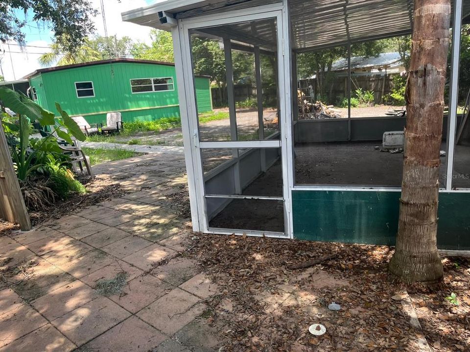 For Sale: $375,000 (6 beds, 0 baths, 2420 Square Feet)