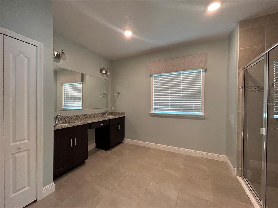 For Rent: $2,350 (3 beds, 2 baths, 2244 Square Feet)