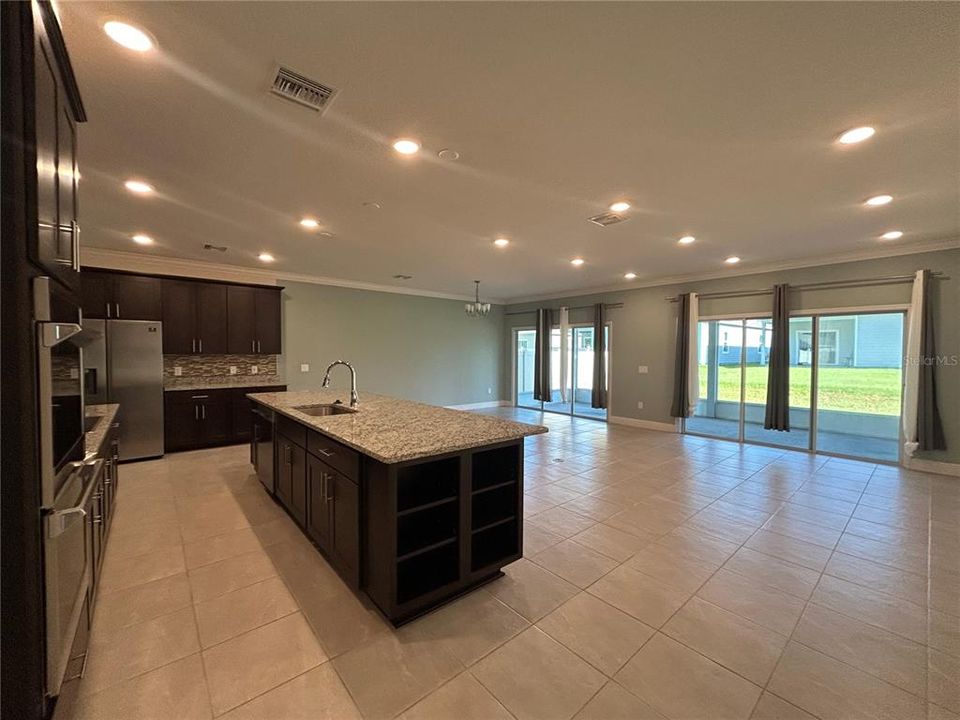 For Rent: $2,350 (3 beds, 2 baths, 2244 Square Feet)