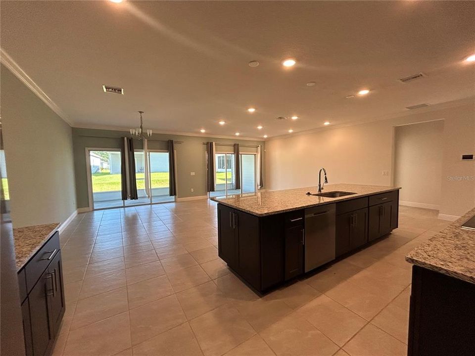 For Rent: $2,350 (3 beds, 2 baths, 2244 Square Feet)