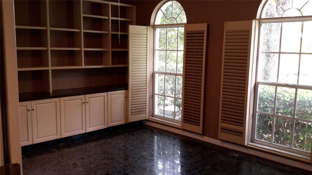 En Renta: $3,600 (5 camas, 3 baños, 3336 Pies cuadrados)