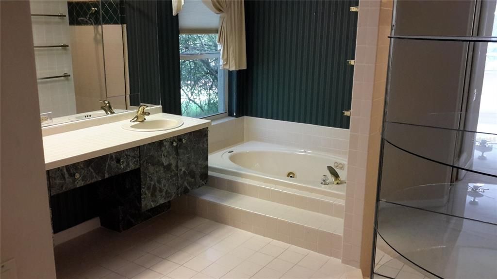 En Renta: $3,600 (5 camas, 3 baños, 3336 Pies cuadrados)