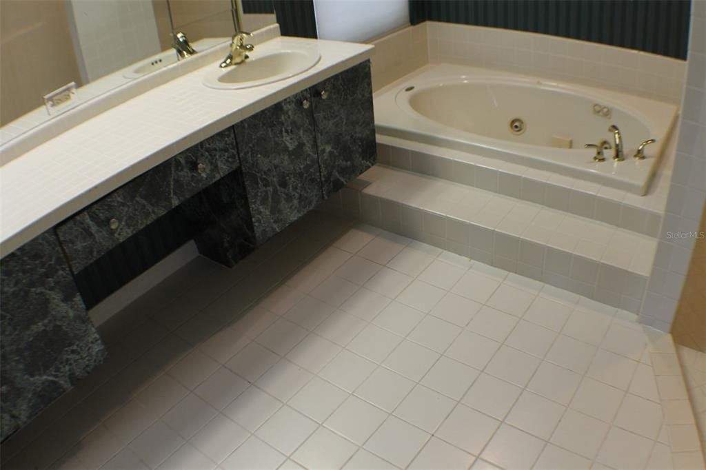 En Renta: $3,600 (5 camas, 3 baños, 3336 Pies cuadrados)