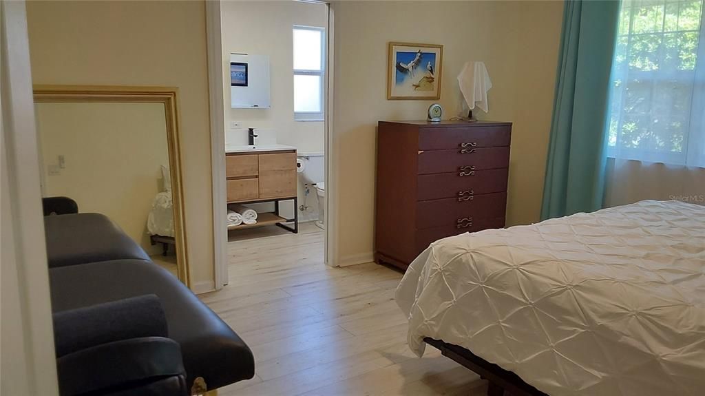 На продажу: $499,990 (4 спален, 2 ванн, 1985 Квадратных фут)