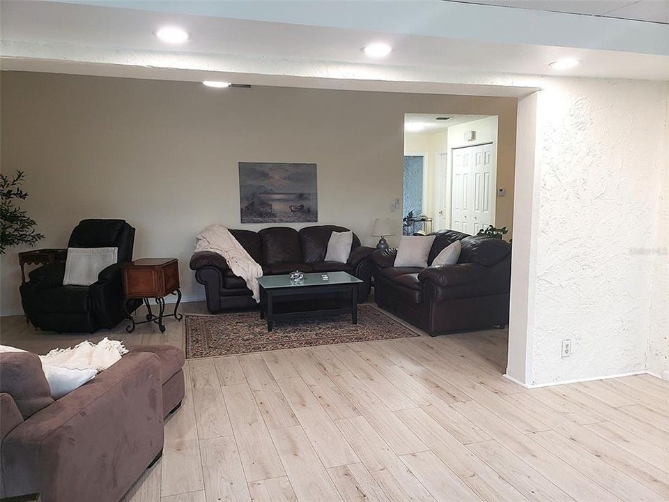 На продажу: $499,990 (4 спален, 2 ванн, 1985 Квадратных фут)