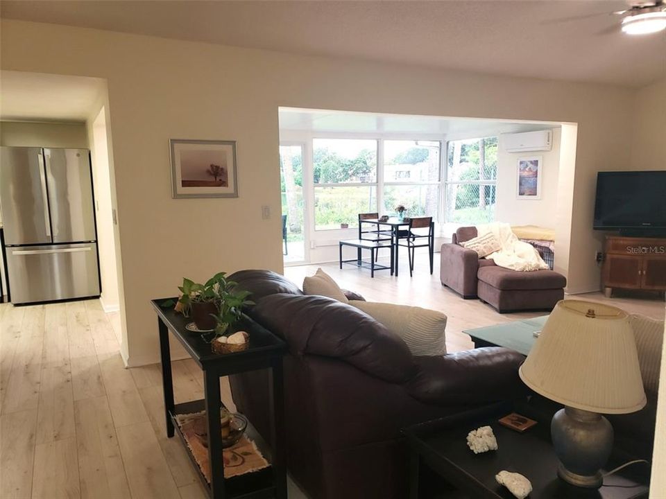 На продажу: $499,990 (4 спален, 2 ванн, 1985 Квадратных фут)