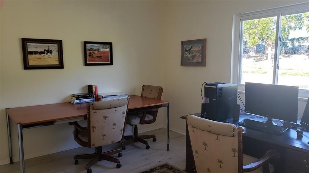 На продажу: $499,990 (4 спален, 2 ванн, 1985 Квадратных фут)