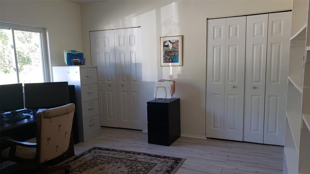 На продажу: $499,990 (4 спален, 2 ванн, 1985 Квадратных фут)