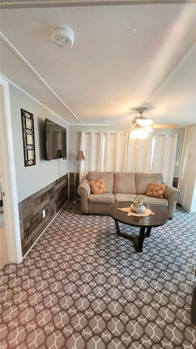 For Sale: $82,500 (1 beds, 1 baths, 559 Square Feet)