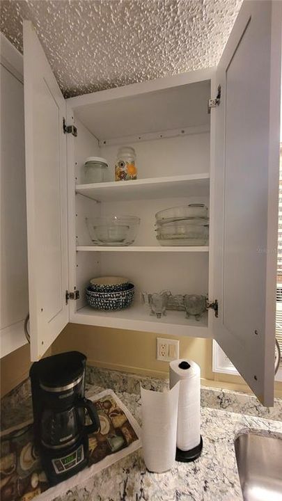 For Sale: $82,500 (1 beds, 1 baths, 559 Square Feet)