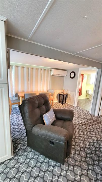 For Sale: $82,500 (1 beds, 1 baths, 559 Square Feet)