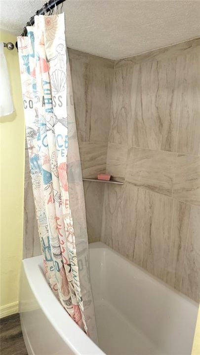 For Sale: $82,500 (1 beds, 1 baths, 559 Square Feet)