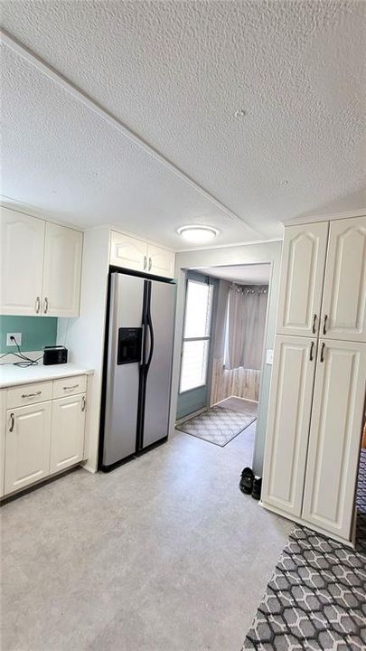 For Sale: $82,500 (1 beds, 1 baths, 559 Square Feet)