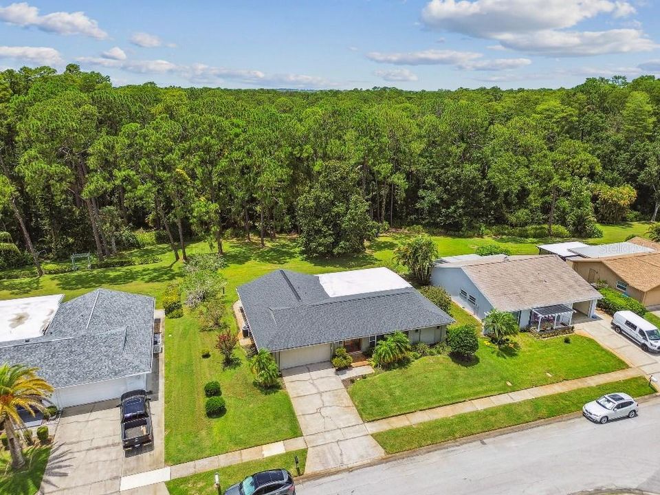 Под контрактом: $399,900 (3 спален, 2 ванн, 1906 Квадратных фут)