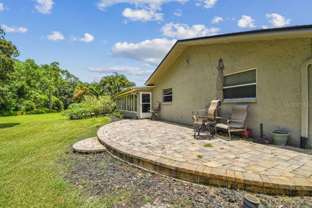 Под контрактом: $399,900 (3 спален, 2 ванн, 1906 Квадратных фут)