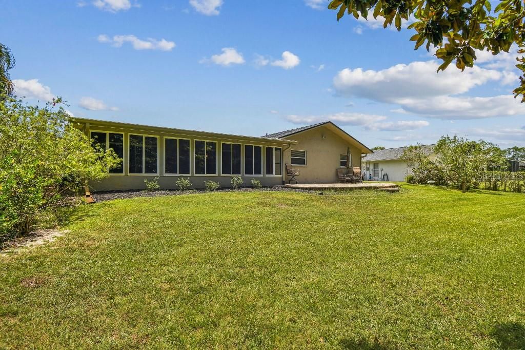 Под контрактом: $399,900 (3 спален, 2 ванн, 1906 Квадратных фут)