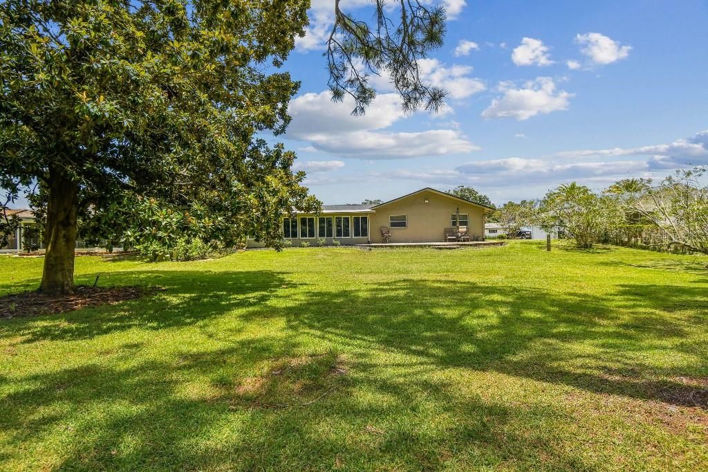 Под контрактом: $399,900 (3 спален, 2 ванн, 1906 Квадратных фут)