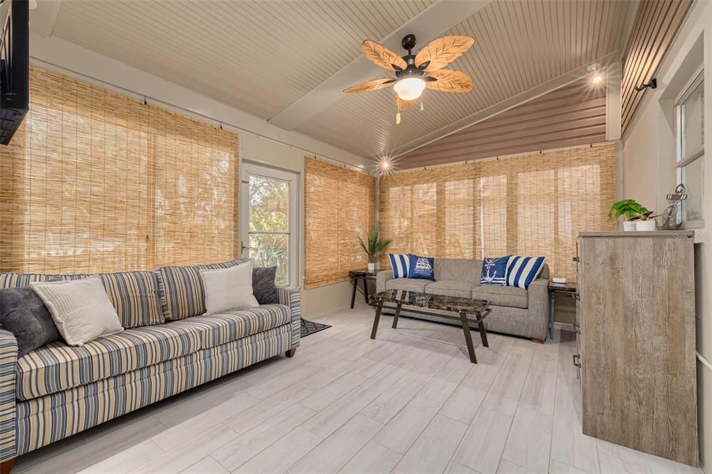 For Sale: $395,000 (2 beds, 2 baths, 1172 Square Feet)