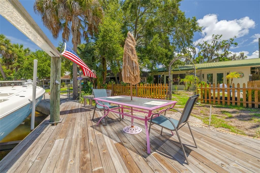 For Sale: $395,000 (2 beds, 2 baths, 1172 Square Feet)