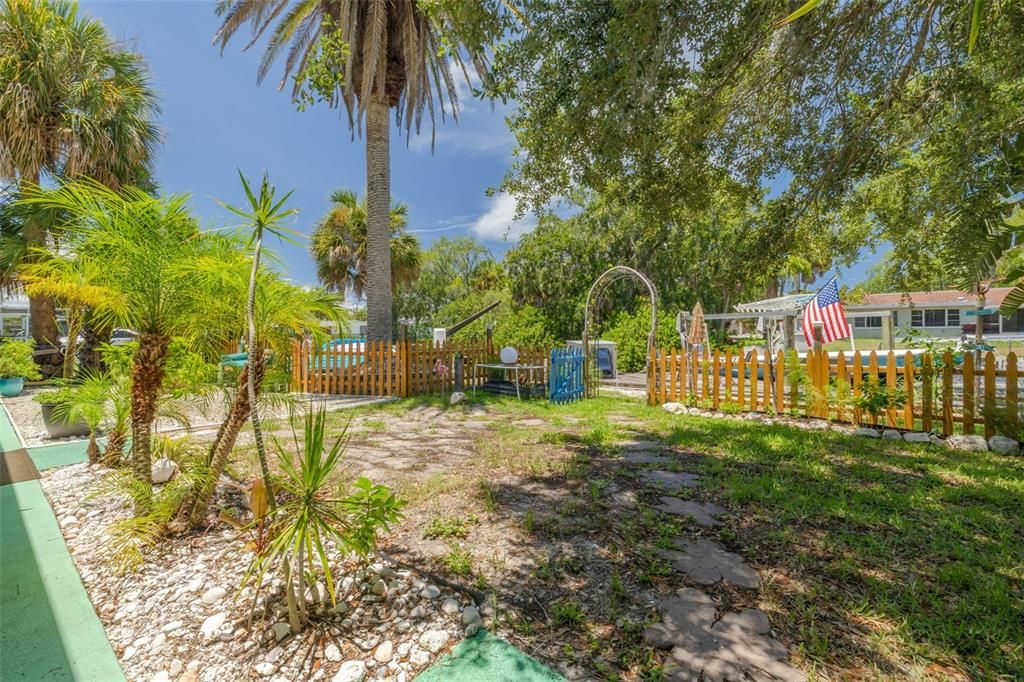 For Sale: $395,000 (2 beds, 2 baths, 1172 Square Feet)