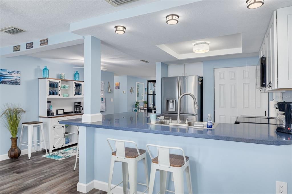 For Sale: $395,000 (2 beds, 2 baths, 1172 Square Feet)