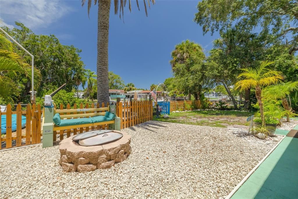 For Sale: $395,000 (2 beds, 2 baths, 1172 Square Feet)