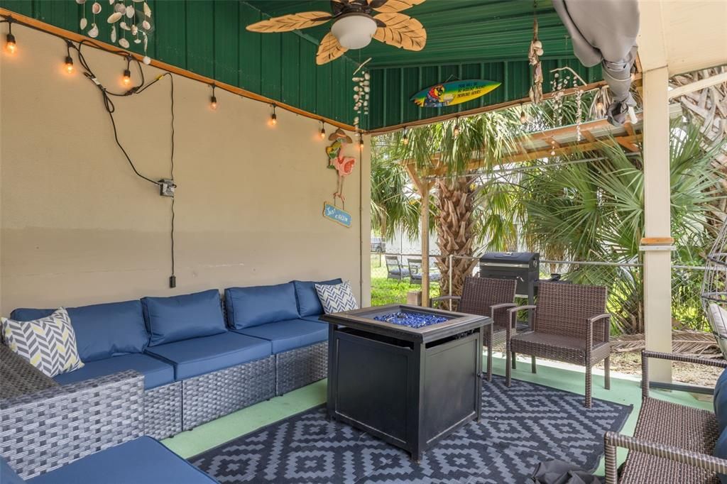 For Sale: $395,000 (2 beds, 2 baths, 1172 Square Feet)