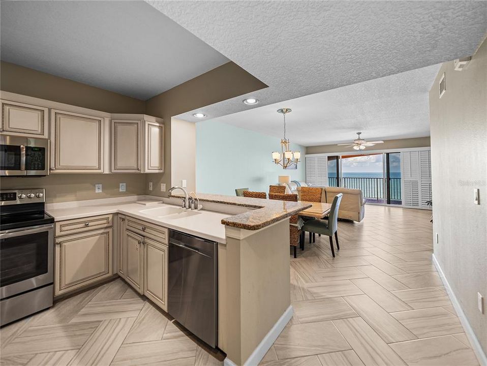 Active With Contract: $1,409,000 (3 beds, 2 baths, 1534 Square Feet)