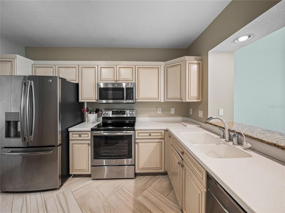 Active With Contract: $1,409,000 (3 beds, 2 baths, 1534 Square Feet)