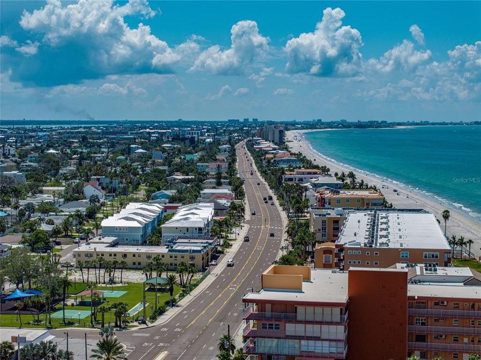 Active With Contract: $1,409,000 (3 beds, 2 baths, 1534 Square Feet)