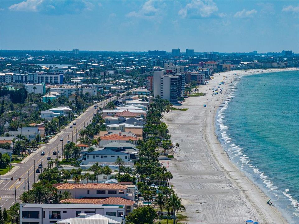 Active With Contract: $1,409,000 (3 beds, 2 baths, 1534 Square Feet)