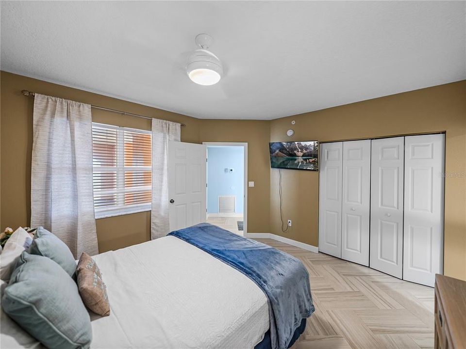 Active With Contract: $1,409,000 (3 beds, 2 baths, 1534 Square Feet)