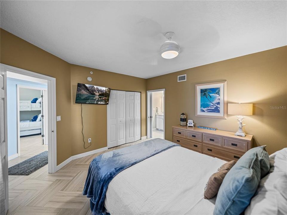 Active With Contract: $1,409,000 (3 beds, 2 baths, 1534 Square Feet)