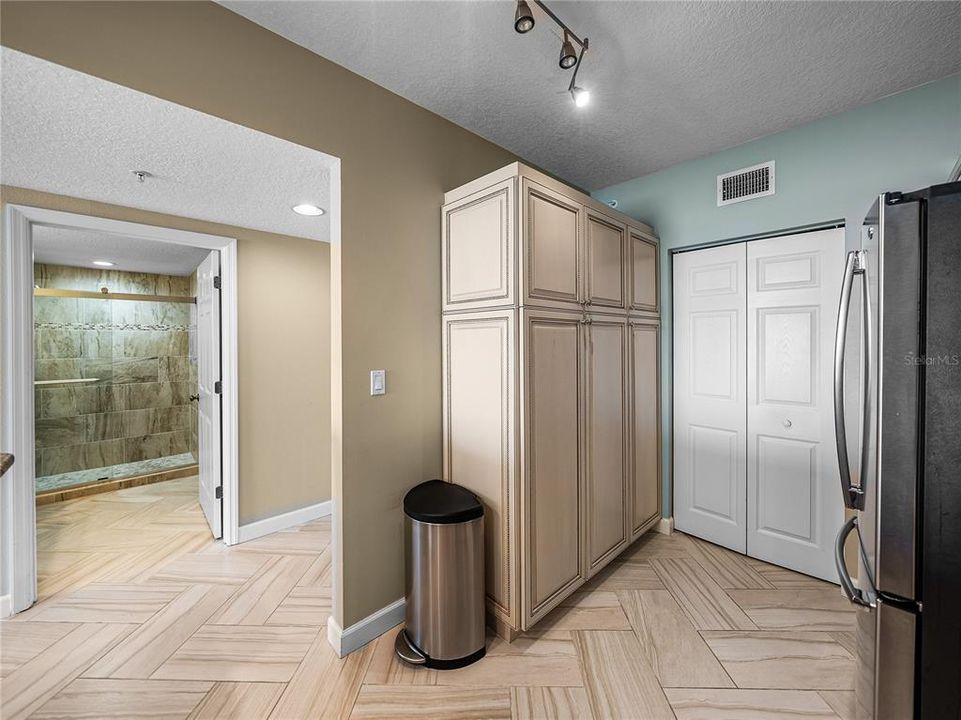 Active With Contract: $1,409,000 (3 beds, 2 baths, 1534 Square Feet)