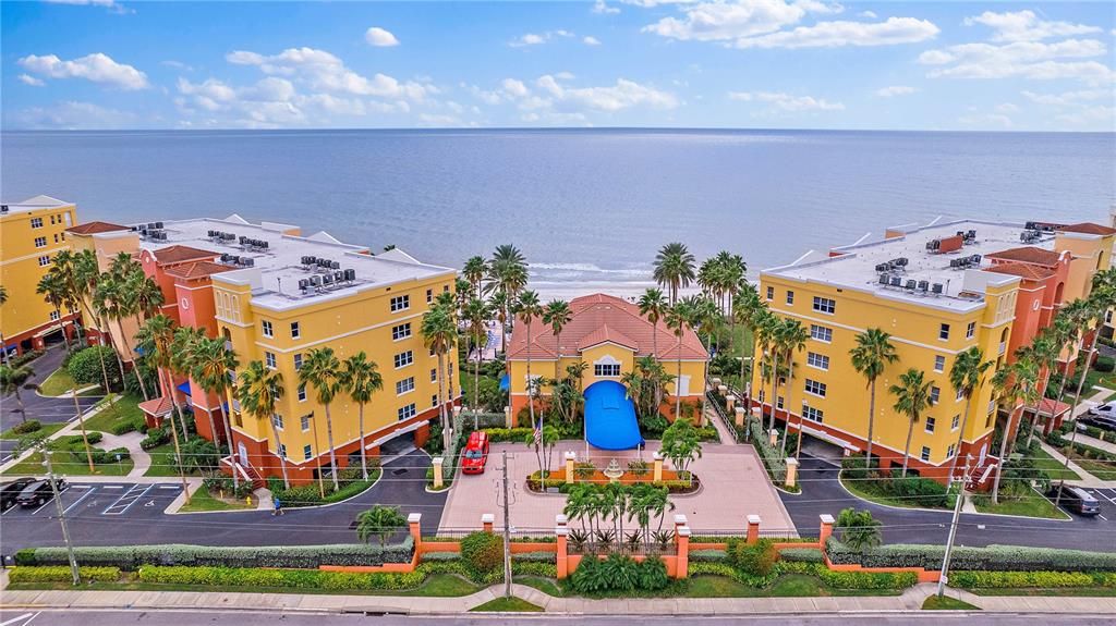 Active With Contract: $1,409,000 (3 beds, 2 baths, 1534 Square Feet)