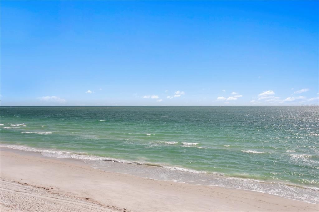 出租: $20,000 (4 贝兹, 3 浴室, 3046 平方英尺)