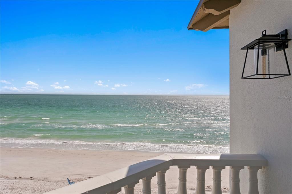 出租: $20,000 (4 贝兹, 3 浴室, 3046 平方英尺)