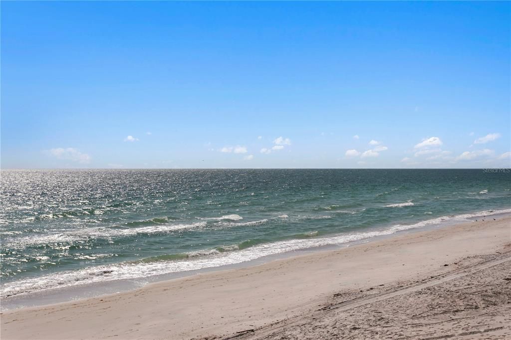 出租: $20,000 (4 贝兹, 3 浴室, 3046 平方英尺)