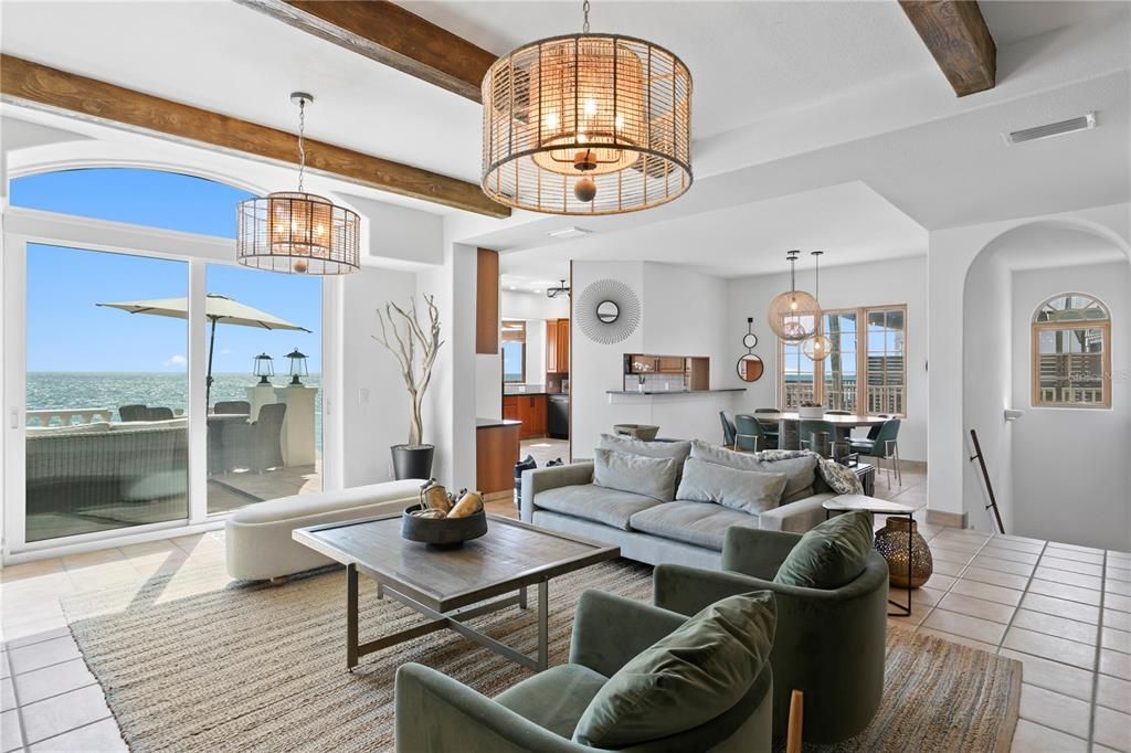 出租: $20,000 (4 贝兹, 3 浴室, 3046 平方英尺)