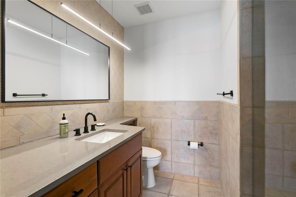 出租: $20,000 (4 贝兹, 3 浴室, 3046 平方英尺)