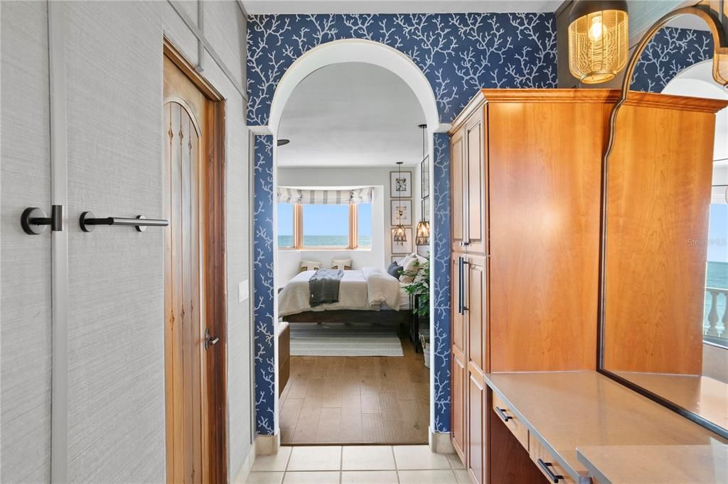 出租: $20,000 (4 贝兹, 3 浴室, 3046 平方英尺)