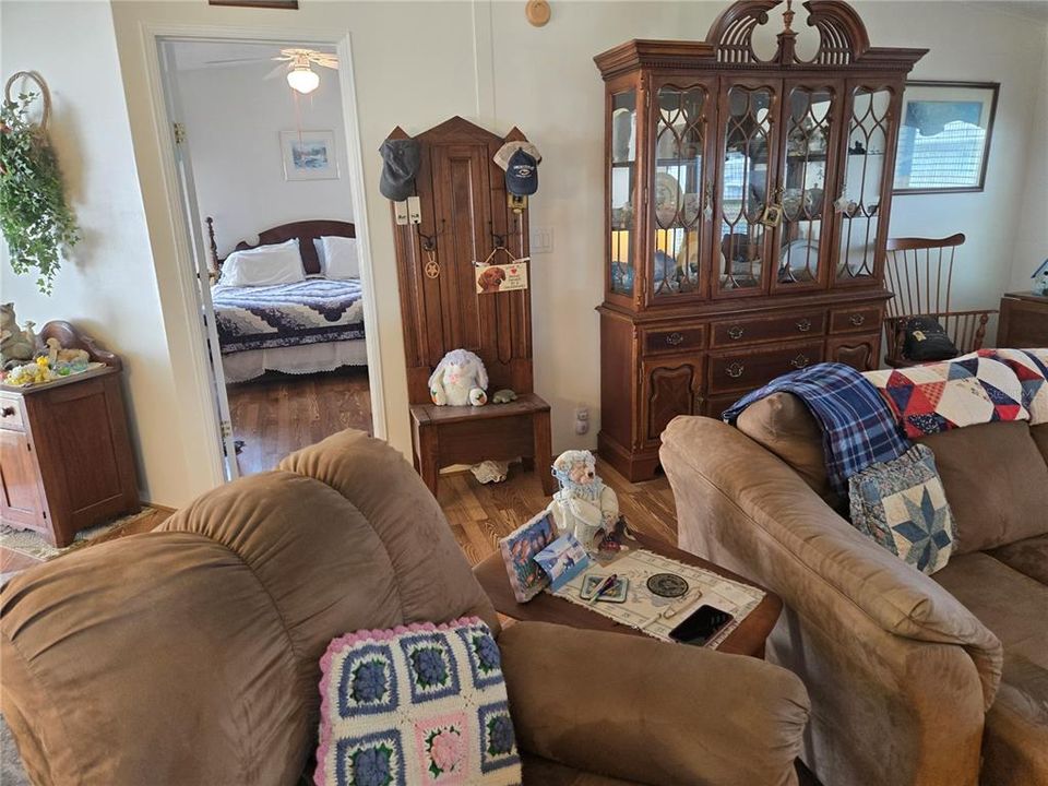 For Sale: $214,000 (2 beds, 2 baths, 1366 Square Feet)