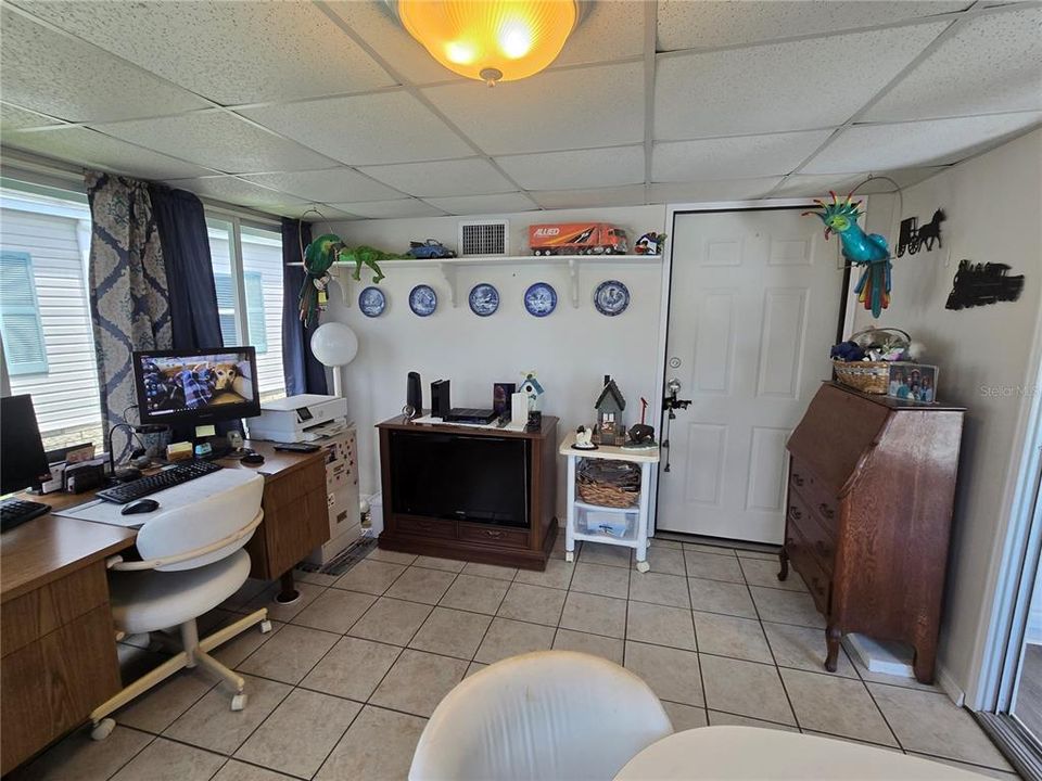 For Sale: $214,000 (2 beds, 2 baths, 1366 Square Feet)