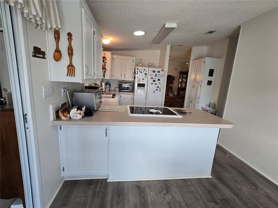 For Sale: $214,000 (2 beds, 2 baths, 1366 Square Feet)