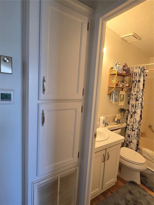 For Sale: $214,000 (2 beds, 2 baths, 1366 Square Feet)